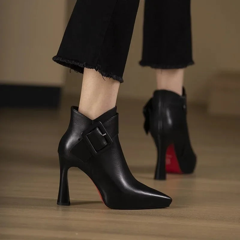 Yolanda | Botines Aveline con Hebilla